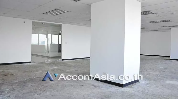  1  Office Space For Rent in Ratchadapisek ,Bangkok MRT Sutthisan at Muangthai Phatra Complex AA14815